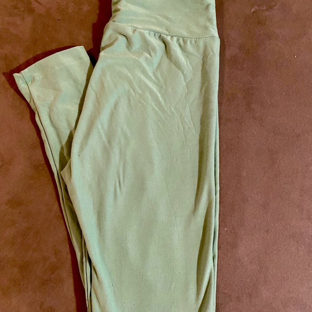 Pale green LuLaRoe leggings
